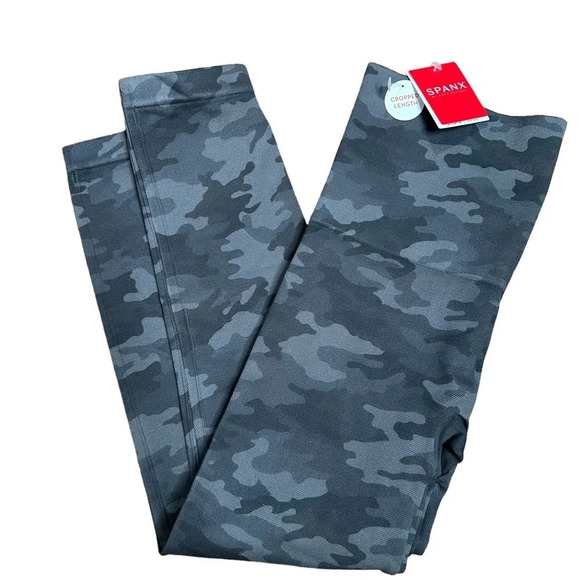 NWT SPANX Look At Me Now Cropped Leggings in Sage Camo.  Sz: Large - Picture 3 of 7